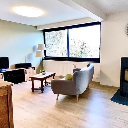 Вилла Le Menhir 4 Ch Au Bord Du Et Terrasse Villefranche-de-Panat