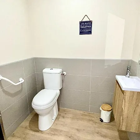 Le Menhir 4 Ch Au Bord Du Et Terrasse Villefranche-de-Panat