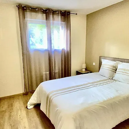 Le Menhir 4 Ch Au Bord Du Et Terrasse * Villefranche-de-Panat