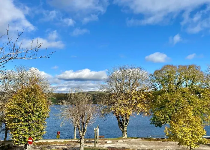Le Menhir 4 Ch Au Bord Du Et Terrasse * Villefranche-de-Panat