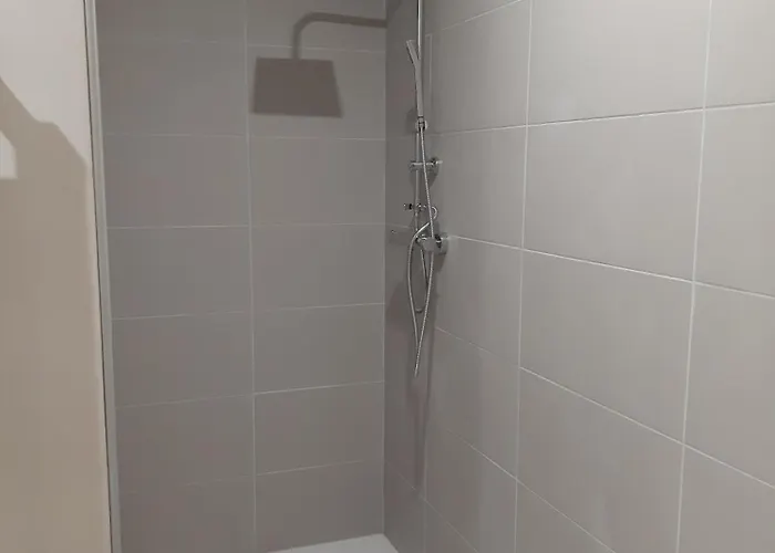 Le Menhir 4 Ch Au Bord Du Et Terrasse * Villefranche-de-Panat